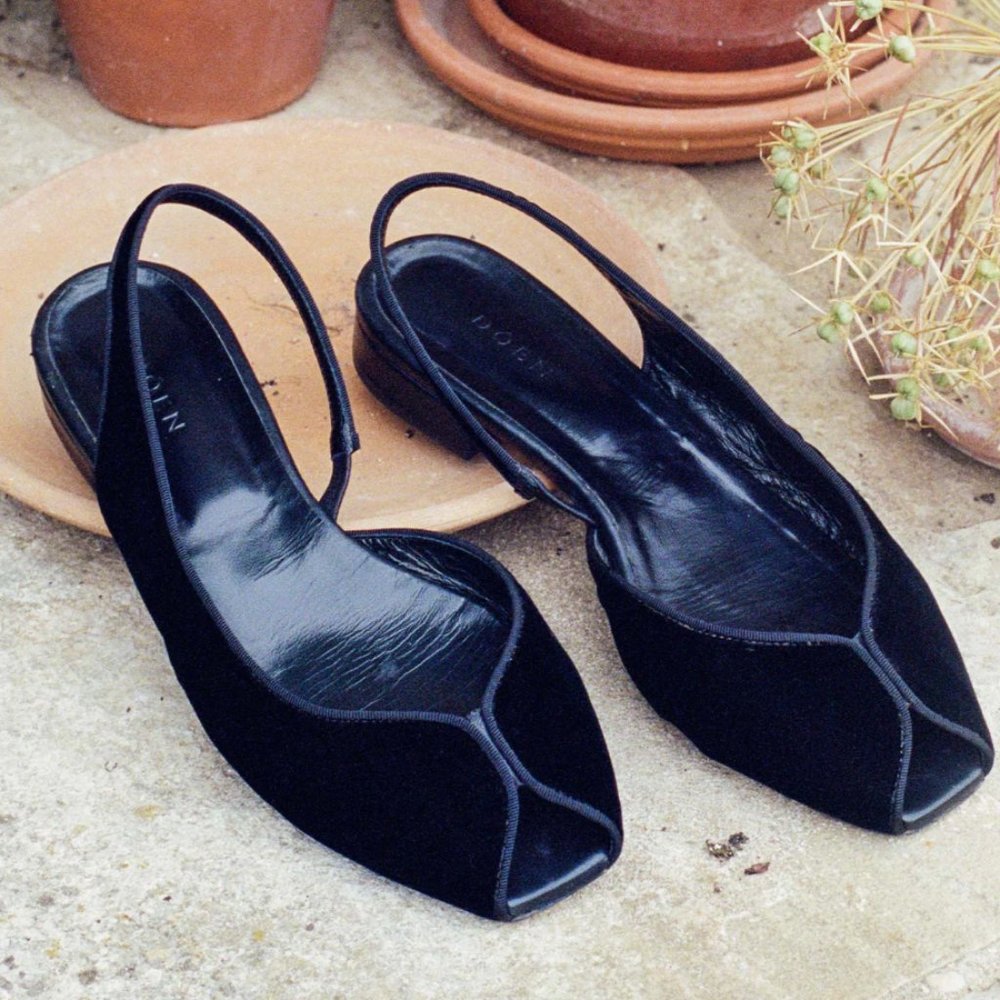 SOLD OUT Doen Chloe Black Velvet Slingback